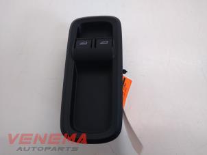Gebruikte Raam schakelaar elektrisch Ford Fiesta 6 (JA8) 1.6 16V Sport Prijs € 19,99 Margeregeling aangeboden door Venema Autoparts