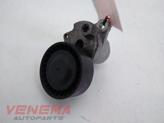 Gebruikte Spanrol Multiriem Volkswagen Polo VI (AW1) 1.0 12V BlueMotion Technology Prijs € 14,99 Margeregeling aangeboden door Venema Autoparts