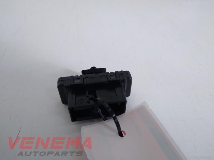Gebruikte Diversen BMW X1 (F48) sDrive 18d 2.0 16V Prijs € 14,99 Margeregeling aangeboden door Venema Autoparts