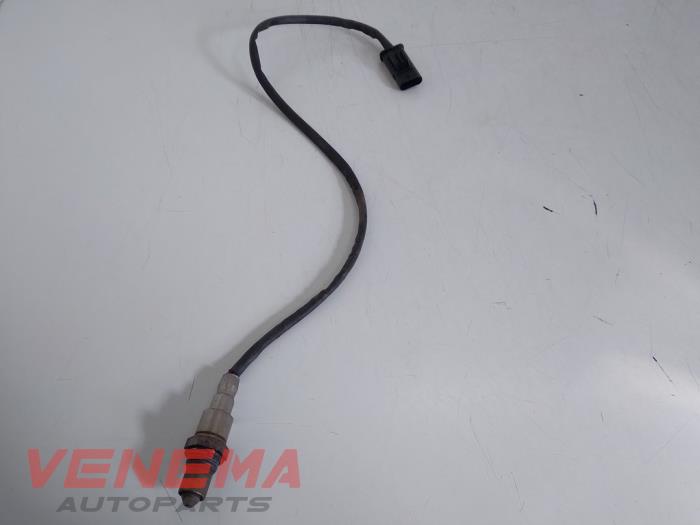 Lambda Sonde van een BMW X1 (F48) sDrive 18d 2.0 16V 2020