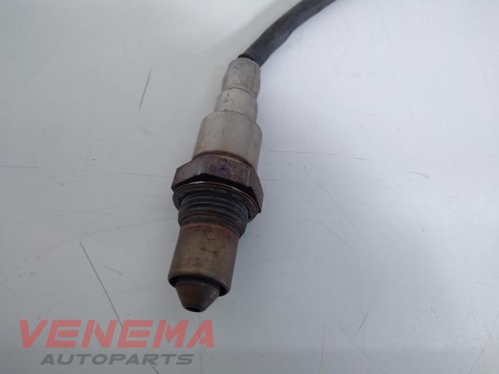 Lambda Sonde van een BMW X1 (F48) sDrive 18d 2.0 16V 2020