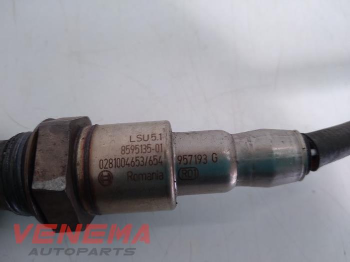 Lambda Sonde van een BMW X1 (F48) sDrive 18d 2.0 16V 2020