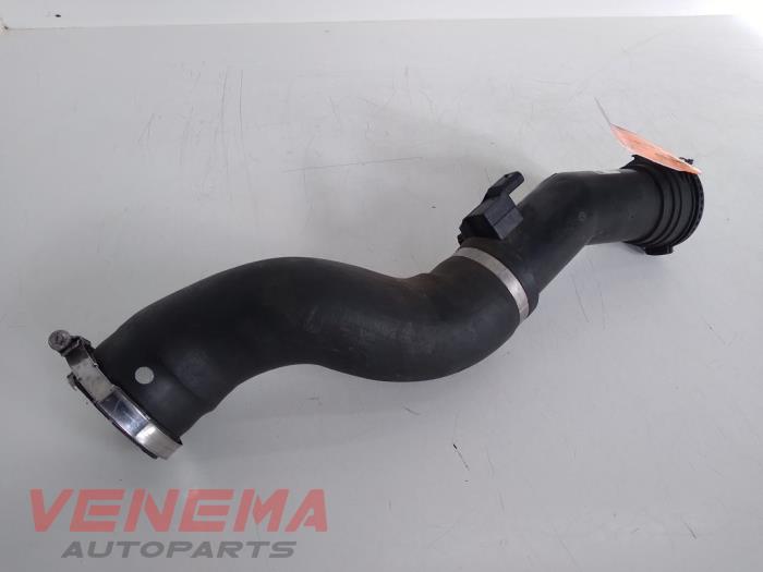 Gebruikte Intercooler Slang BMW 1 serie (F20) 116i 1.6 16V Prijs € 49,99 Margeregeling aangeboden door Venema Autoparts