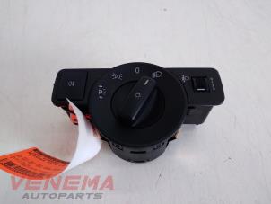 Gebruikte Licht Schakelaar Mercedes Vito (447.6) 1.6 111 CDI 16V Prijs € 29,99 Margeregeling aangeboden door Venema Autoparts