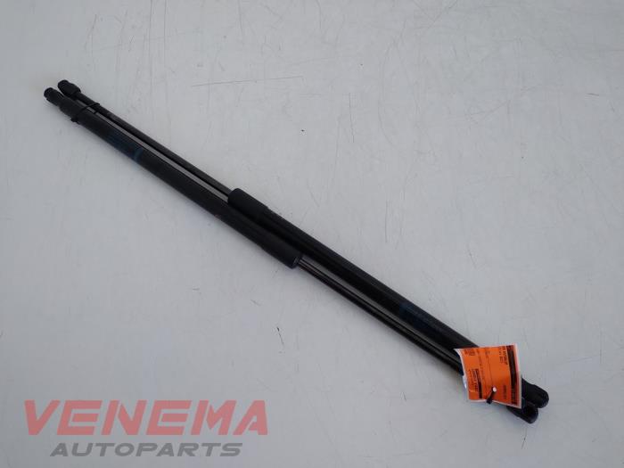 Set Gasdempers Achterklep van een Mercedes-Benz Vito (447.6) 1.6 111 CDI 16V 2017