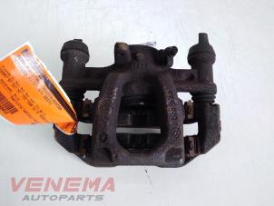 Gebruikte Remklauw (Tang) rechts-achter Mercedes Vito (447.6) 1.6 111 CDI 16V Prijs € 39,99 Margeregeling aangeboden door Venema Autoparts