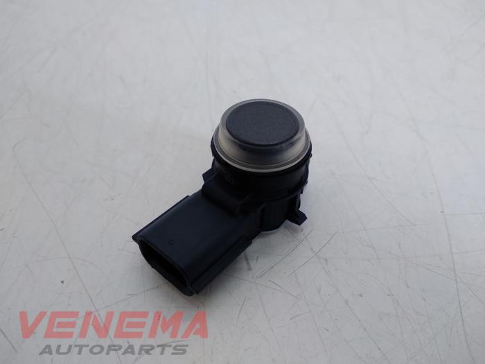 Gebruikte PDC Sensor Renault Kadjar (RFEH) 1.3 TCE 140 FAP 16V Prijs € 39,99 Margeregeling aangeboden door Venema Autoparts