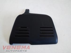 Gebruikte Afdekplaat diversen Renault Kadjar (RFEH) 1.3 TCE 140 FAP 16V Prijs € 24,99 Margeregeling aangeboden door Venema Autoparts