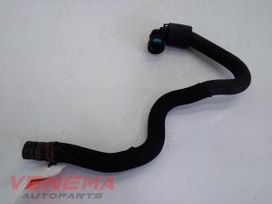 Gebruikte Radiateurslang Jaguar F-Pace 3.0 D 24V AWD Prijs € 49,99 Margeregeling aangeboden door Venema Autoparts