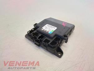 Gebruikte Module Centrale Deurvergrendeling Mercedes ML II (164/4JG) 3.5 350 4-Matic V6 24V Prijs € 49,99 Margeregeling aangeboden door Venema Autoparts