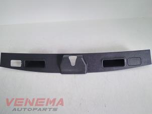 Gebruikte Afdekplaat diversen Mercedes ML II (164/4JG) 3.5 350 4-Matic V6 24V Prijs € 19,99 Margeregeling aangeboden door Venema Autoparts