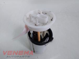 Gebruikte Brandstofpomp Elektrisch Volkswagen Polo V (6R) 1.2 12V BlueMotion Technology Prijs € 19,99 Margeregeling aangeboden door Venema Autoparts