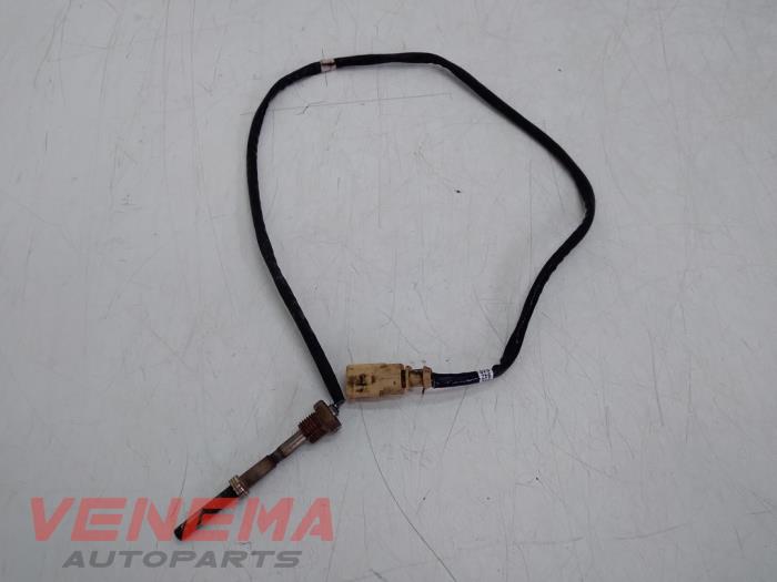Gebruikte Uitlaat temperatuursensor Skoda Superb Combi (3TAC/TAF) 1.6 TDI Prijs € 29,99 Margeregeling aangeboden door Venema Autoparts
