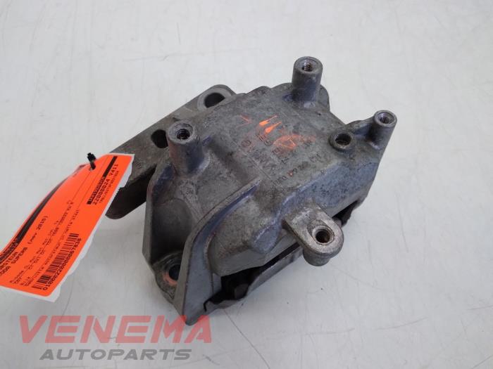 Gebruikte Motorrubber Skoda Superb Combi (3TAC/TAF) 1.6 TDI Prijs € 9,99 Margeregeling aangeboden door Venema Autoparts