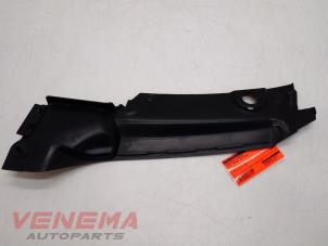 Gebruikte Afdekplaat diversen Skoda Superb Combi (3TAC/TAF) 1.6 TDI Prijs € 9,99 Margeregeling aangeboden door Venema Autoparts