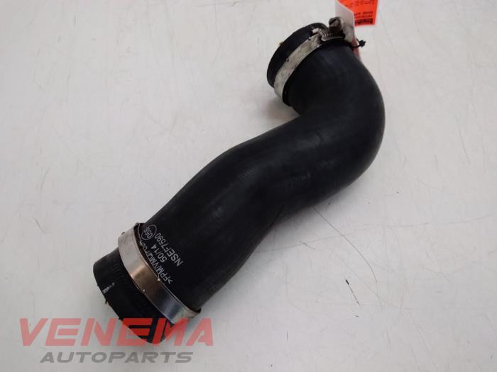 Gebruikte Intercooler Slang Skoda Superb Combi (3TAC/TAF) 1.6 TDI Prijs € 14,99 Margeregeling aangeboden door Venema Autoparts