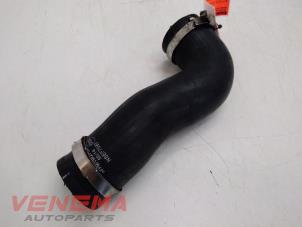 Gebruikte Intercooler Slang Skoda Superb Combi (3TAC/TAF) 1.6 TDI Prijs € 19,99 Margeregeling aangeboden door Venema Autoparts