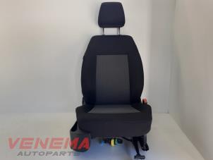 Gebruikte Voorstoel rechts Volkswagen Polo V (6R) 1.2 12V BlueMotion Technology Prijs € 124,99 Margeregeling aangeboden door Venema Autoparts