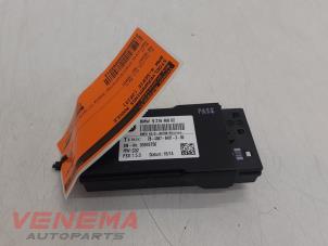 Gebruikte Stoelverwarmings module BMW 4 serie Gran Coupe (F36) 420i 2.0 Turbo 16V Prijs € 24,99 Margeregeling aangeboden door Venema Autoparts