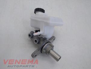 Gebruikte Hoofdremcilinder Ford Fiesta 7 1.0 EcoBoost 12V Prijs € 49,99 Margeregeling aangeboden door Venema Autoparts