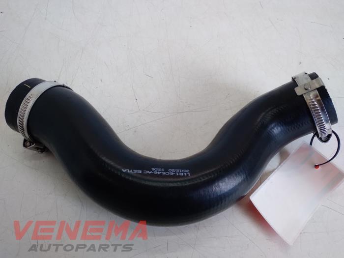 Gebruikte Intercooler Slang Ford Fiesta 7 1.0 EcoBoost 12V Prijs € 34,99 Margeregeling aangeboden door Venema Autoparts