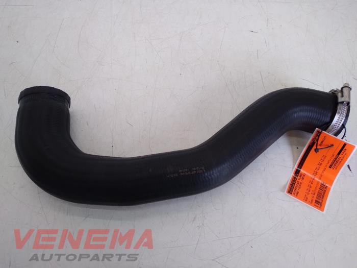 Gebruikte Intercooler Slang Ford Fiesta 7 1.0 EcoBoost 12V Prijs € 39,99 Margeregeling aangeboden door Venema Autoparts
