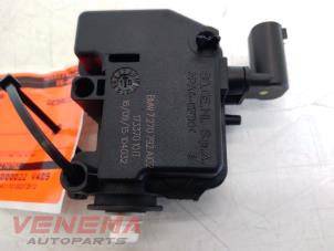 Gebruikte Tankklep Vergrendelingsmotor BMW 4 serie Gran Coupe (F36) 430d 3.0 24V Prijs € 24,99 Margeregeling aangeboden door Venema Autoparts