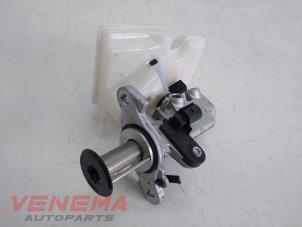 Gebruikte Hoofdremcilinder Volkswagen Polo VI (AW1) 1.0 TSI 12V Prijs € 14,99 Margeregeling aangeboden door Venema Autoparts