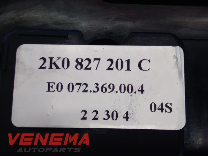 Slotmechaniek achterdeur Bus-Bestel van een Volkswagen Caddy III (2KA,2KH,2CA,2CH) 2.0 SDI 2004