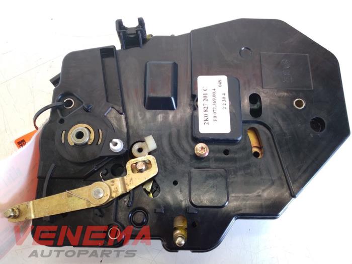 Slotmechaniek achterdeur Bus-Bestel van een Volkswagen Caddy III (2KA,2KH,2CA,2CH) 2.0 SDI 2004