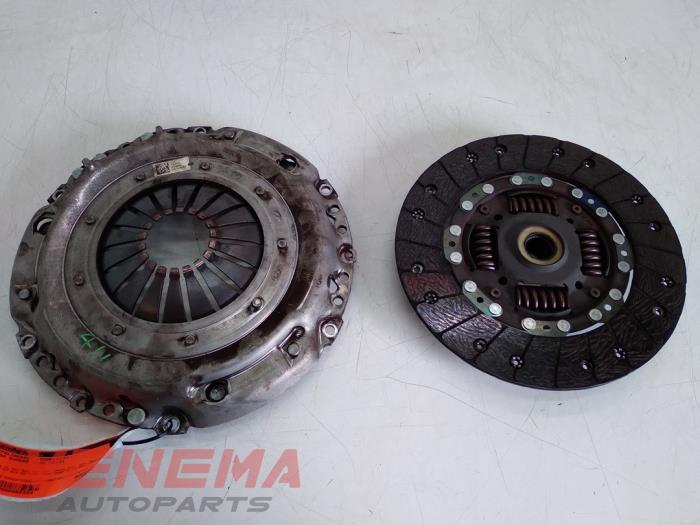 Gebruikte Koppelingsset (compleet) Skoda Superb Combi (3TAC/TAF) 1.6 TDI Prijs € 49,99 Margeregeling aangeboden door Venema Autoparts