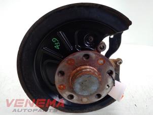 Gebruikte Fusee rechts-achter Volkswagen Golf VI (5K1) 2.0 GTI 16V Prijs € 24,99 Margeregeling aangeboden door Venema Autoparts