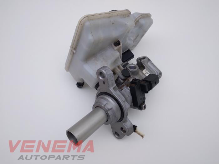 Gebruikte Hoofdremcilinder Seat Leon ST (5FF) 1.2 TSI Ecomotive 16V Prijs € 9,99 Margeregeling aangeboden door Venema Autoparts