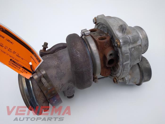 Gebruikte G-lader Mercedes C (R205) 4.0 C-63 AMG V8 Biturbo Prijs € 999,99 Margeregeling aangeboden door Venema Autoparts