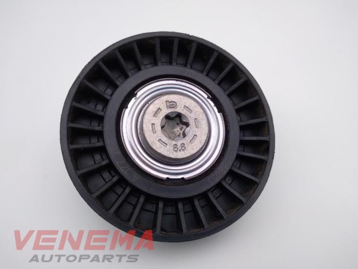 Gebruikte Spanrol Multiriem Mercedes C (R205) 4.0 C-63 AMG V8 Biturbo Prijs € 14,99 Margeregeling aangeboden door Venema Autoparts