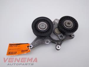 Gebruikte Spanrol Multiriem Mercedes C (R205) C-63 AMG 4.0 V8 Biturbo Prijs € 59,99 Margeregeling aangeboden door Venema Autoparts