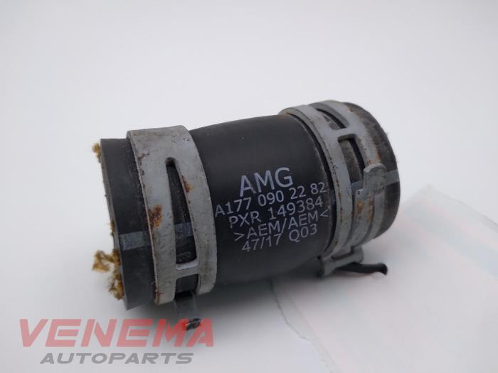 Gebruikte Intercooler Slang Mercedes C (R205) 4.0 C-63 AMG V8 Biturbo Prijs € 9,99 Margeregeling aangeboden door Venema Autoparts