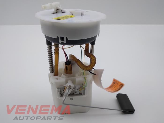 Gebruikte Tank element Pomp Opel Agila Mk.II (B) 1.0 12V Twinport Prijs € 59,99 Margeregeling aangeboden door Venema Autoparts