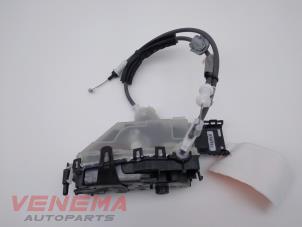 Gebruikte Deurslot Mechaniek 4Deurs rechts-achter Opel Corsa F (UB/UH/UP) 1.2 12V 75 Prijs € 34,99 Margeregeling aangeboden door Venema Autoparts