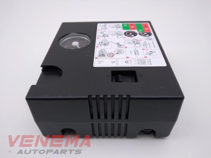 Compressor van een Peugeot 108 1.0 12V VVT-i 2019