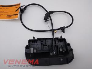 Gebruikte Diversen Mercedes C (W205) C-200 2.0 CGI 16V Prijs € 9,99 Margeregeling aangeboden door Venema Autoparts