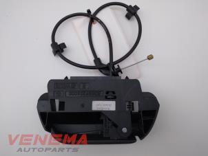 Gebruikte Diversen Mercedes C (W205) C-200 2.0 CGI 16V Prijs € 9,99 Margeregeling aangeboden door Venema Autoparts