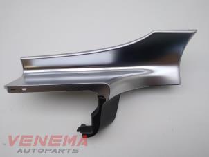 Gebruikte Sierlijst Mercedes C (W205) C-200 2.0 CGI 16V Prijs € 34,99 Margeregeling aangeboden door Venema Autoparts