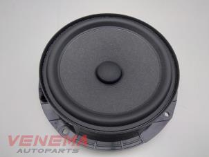 Gebruikte Speaker Skoda Fabia III (NJ3) 1.0 12V Prijs € 14,99 Margeregeling aangeboden door Venema Autoparts