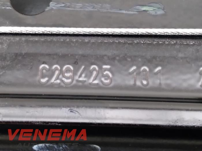 Raammechaniek 4Deurs rechts-achter van een Mercedes-Benz E Estate (S213) E-200d 2.0 Turbo 16V 2019