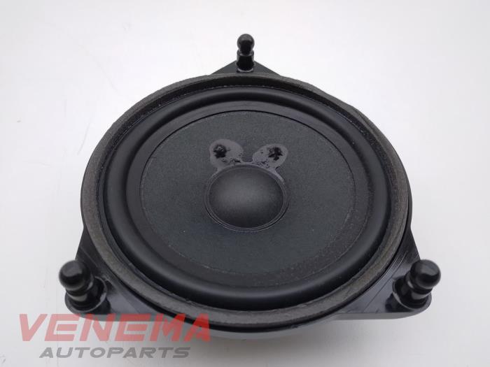 Gebruikte Luidspreker Mercedes E Estate (S213) E-200d 2.0 Turbo 16V Prijs € 29,99 Margeregeling aangeboden door Venema Autoparts