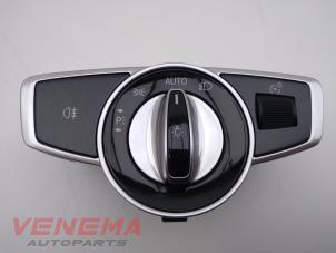 Gebruikte Licht Schakelaar Mercedes E Estate (S213) E-200d 2.0 Turbo 16V Prijs € 24,99 Margeregeling aangeboden door Venema Autoparts