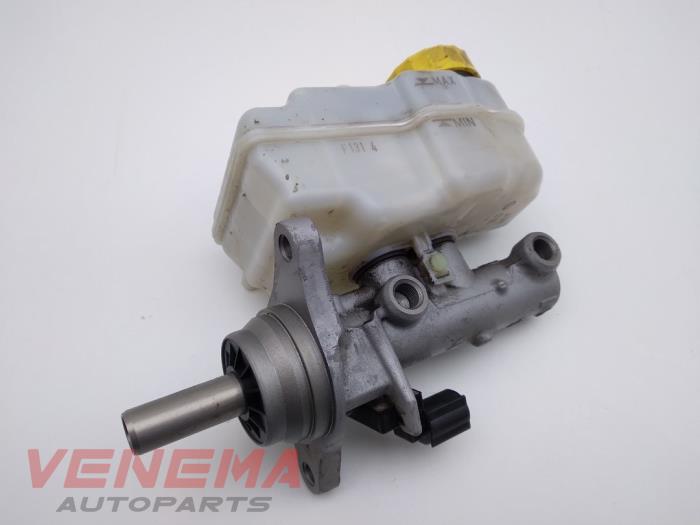 Gebruikte Hoofdremcilinder Volkswagen Polo V (6R) 1.4 TDI 12V 90 Prijs € 9,99 Margeregeling aangeboden door Venema Autoparts