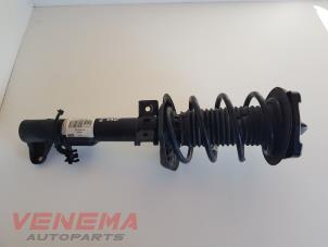 Gebruikte Schokdemper links-voor Mercedes C Estate (S204) 2.2 C-200 CDI 16V BlueEFFICIENCY Prijs € 89,99 Margeregeling aangeboden door Venema Autoparts