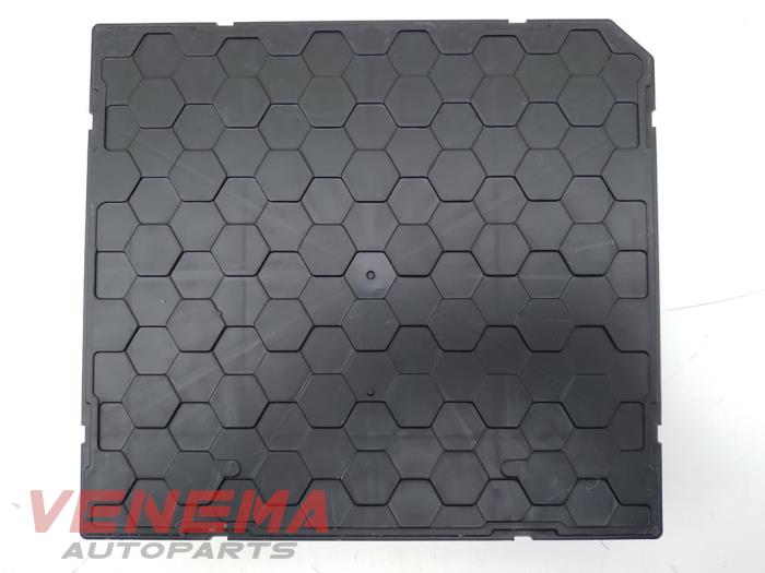 Gebruikte Module Bodycontrol Volkswagen Touran (5T1) 2.0 TDI 110 Prijs € 89,99 Margeregeling aangeboden door Venema Autoparts